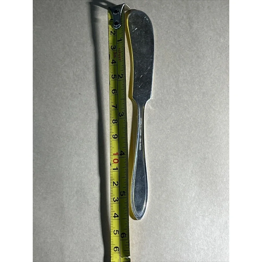 VTG 2 ONEIDA COMMUNITY BUTTER KNIFE SILVERPLATE PAR‎ PLATE BRIDAL WREATH Pattern